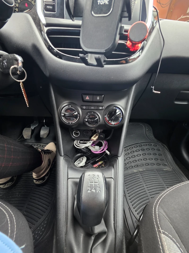 Peugeot 208 1400, снимка 4 - Автомобили и джипове - 52908056
