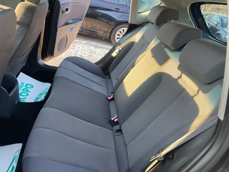 Seat Leon 1.6 BENZIN , ПАРКТРОНИК, снимка 13 - Автомобили и джипове - 53154718