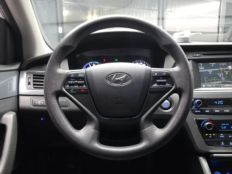 Hyundai Sonata Hybrid 2.0 Hev Smart, снимка 12 - Автомобили и джипове - 56702600