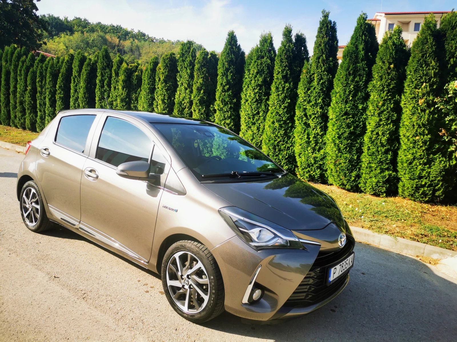 Toyota Yaris 1.5VVi-i Hybrid e-CVT - изображение 6