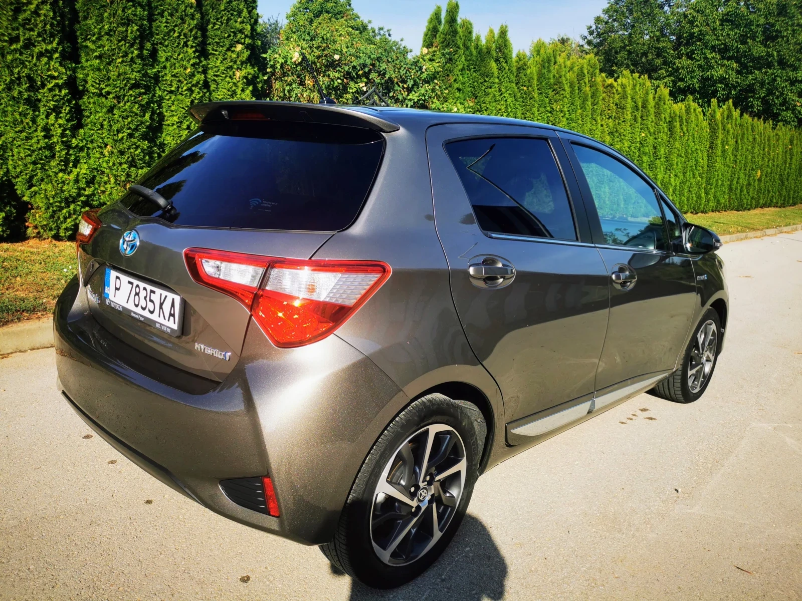 Toyota Yaris 1.5VVi-i Hybrid e-CVT - изображение 4