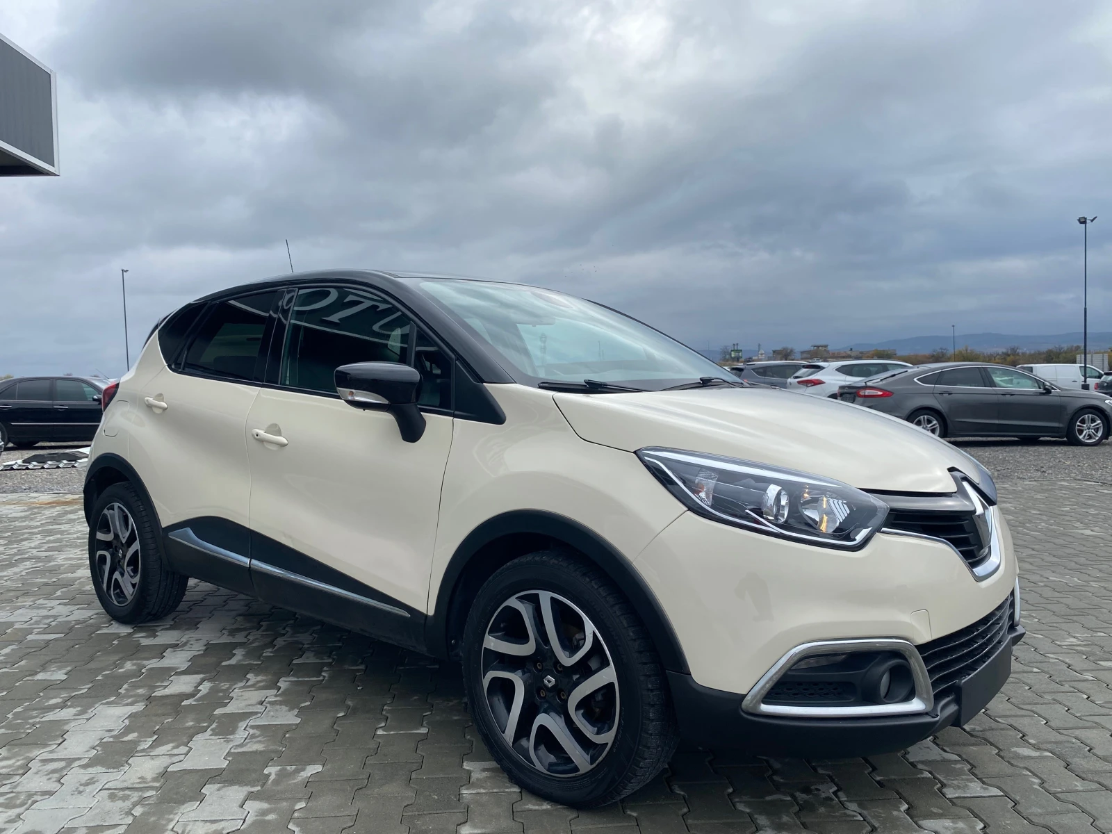 Renault Captur 1.5cdi Автоматик !!! Собствен лизинг !!! - изображение 3