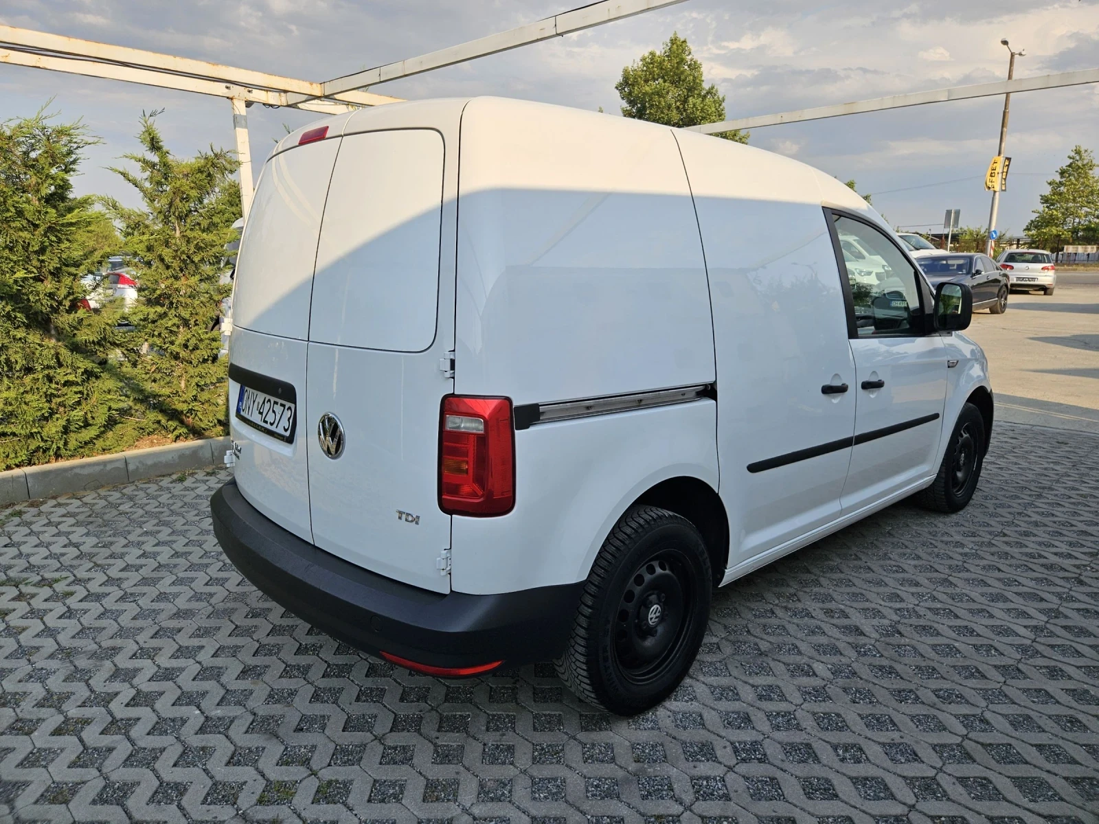 VW Caddy 2.0TDI-102кс= КЛИМАТИК - изображение 3