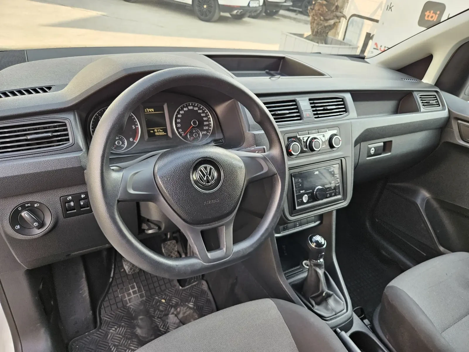VW Caddy 2.0TDI-102кс= КЛИМАТИК - изображение 8