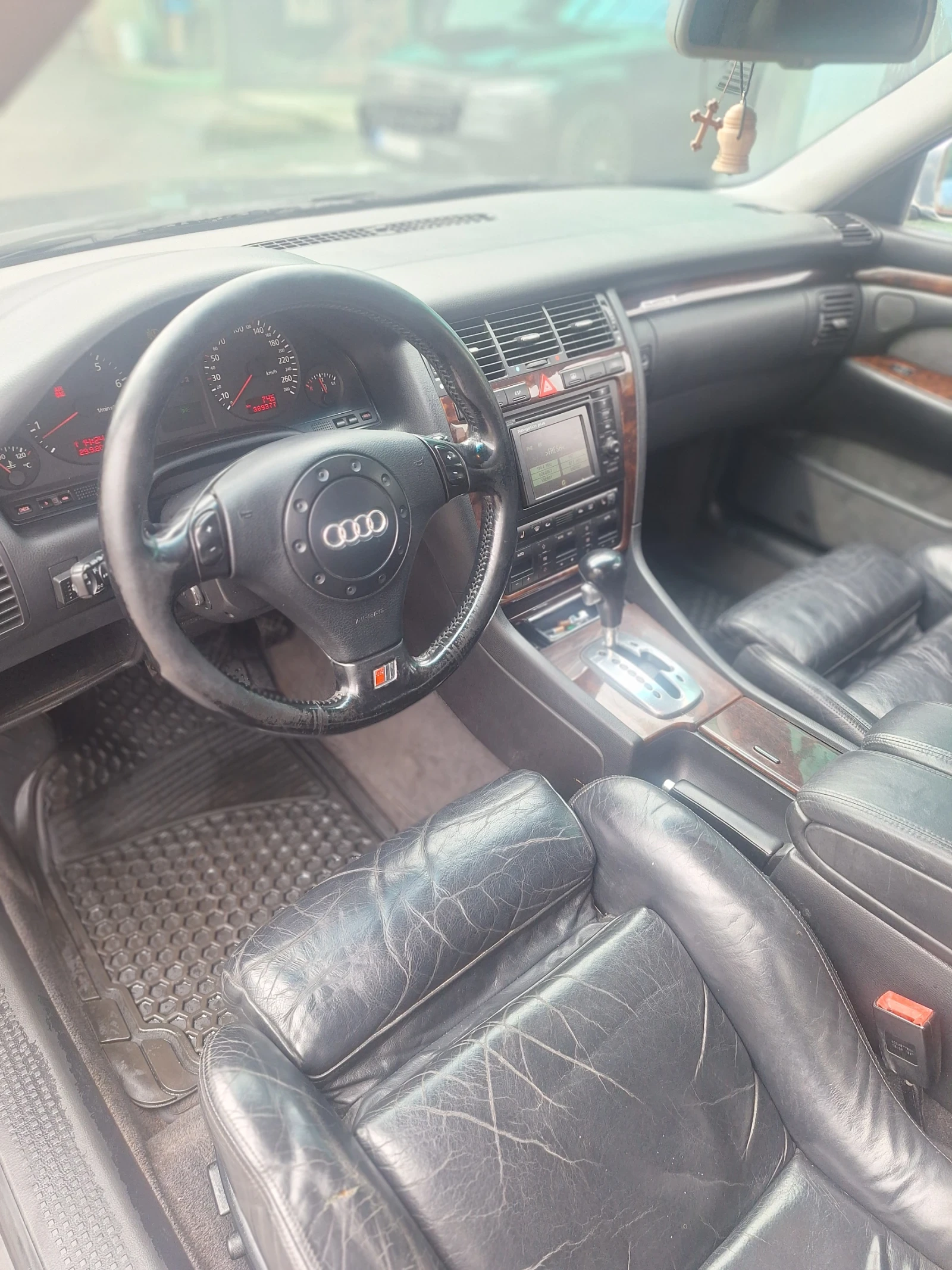 Audi A8 4.2 310кс, куатро - изображение 8