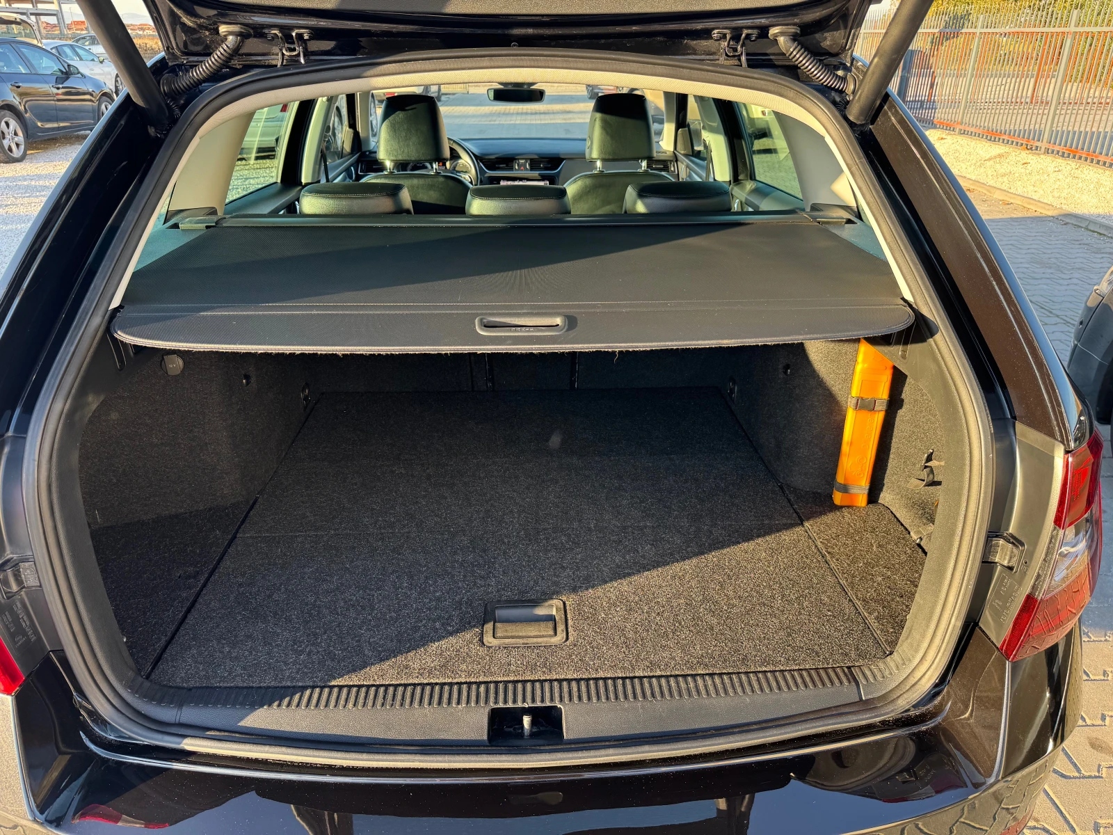 Skoda Octavia 2.0-TDI KEYLESS-FUL LED | Mobile.bg   12