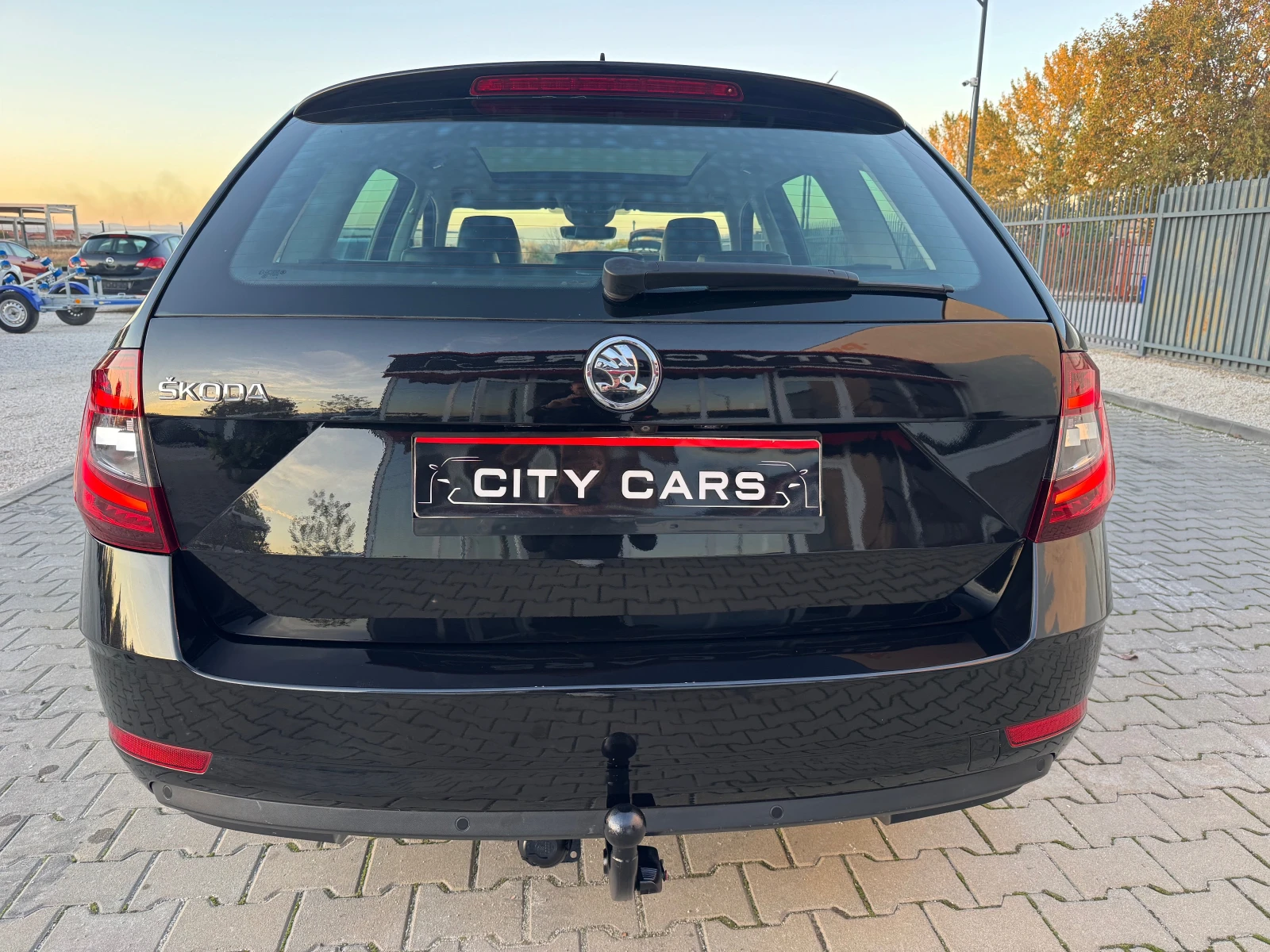 Skoda Octavia 2.0-TDI KEYLESS-FUL LED | Mobile.bg   5