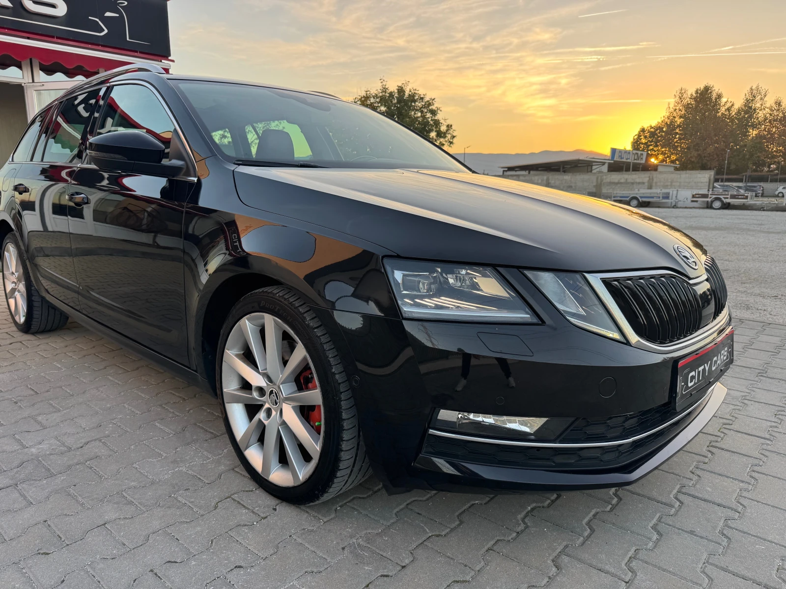 Skoda Octavia 2.0-TDI KEYLESS-FUL LED | Mobile.bg   2