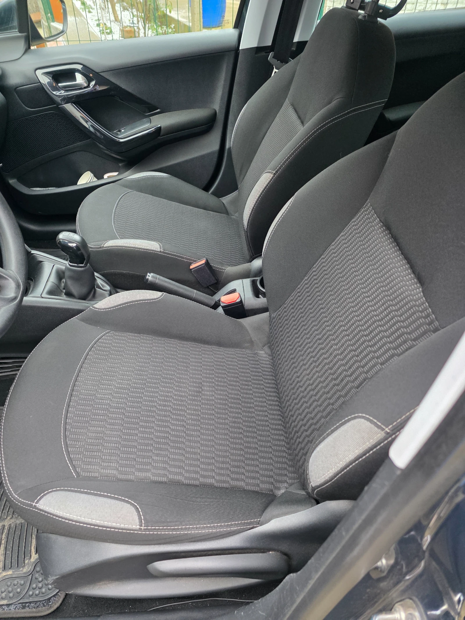 Peugeot 208 1400 - изображение 6