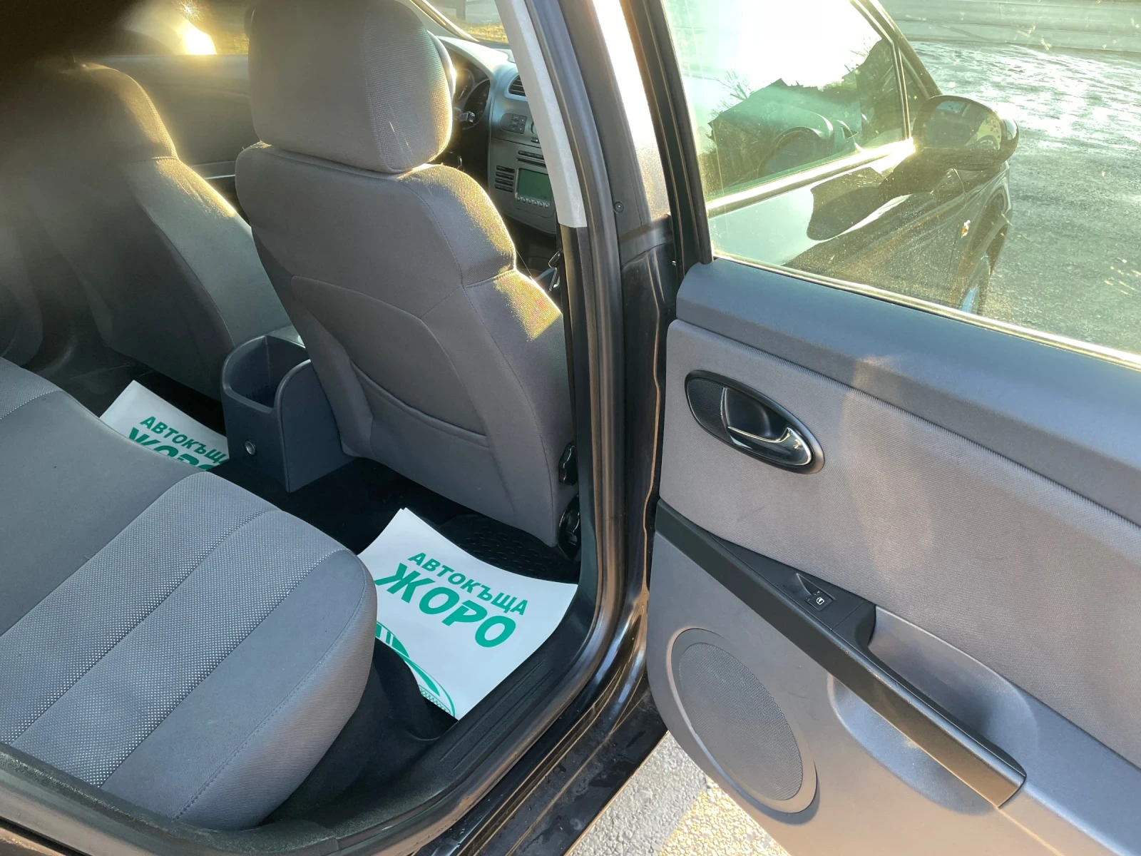 Seat Leon 1.6 BENZIN , ПАРКТРОНИК - изображение 10