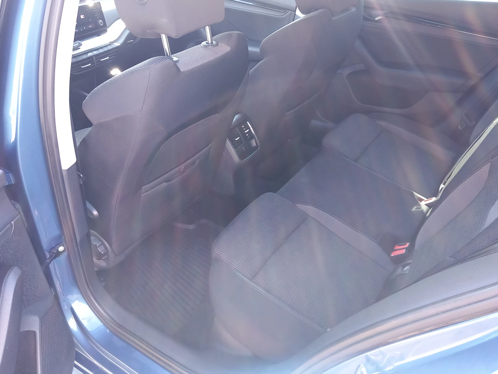 Skoda Octavia 1.0 TSI/ 6MT, снимка 7 - Автомобили и джипове - 53736128