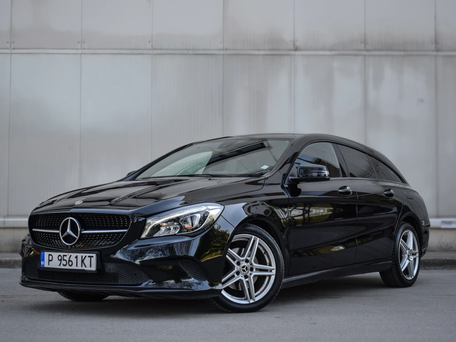 Mercedes-Benz CLA 220, снимка 3 - Автомобили и джипове - 54443236