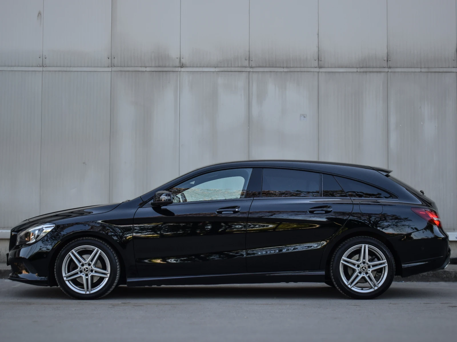 Mercedes-Benz CLA 220, снимка 4 - Автомобили и джипове - 54443236
