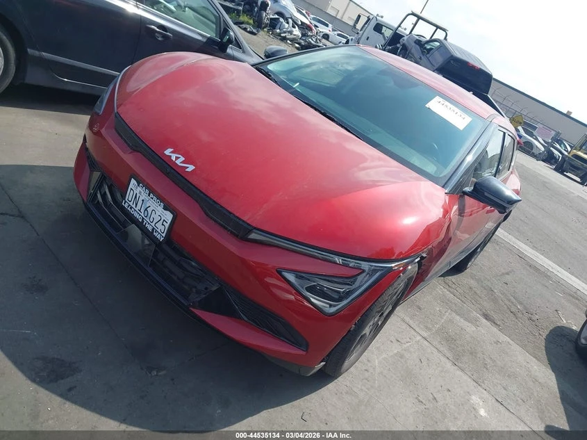 Kia EV6 Wind, снимка 2 - Автомобили и джипове - 55127042