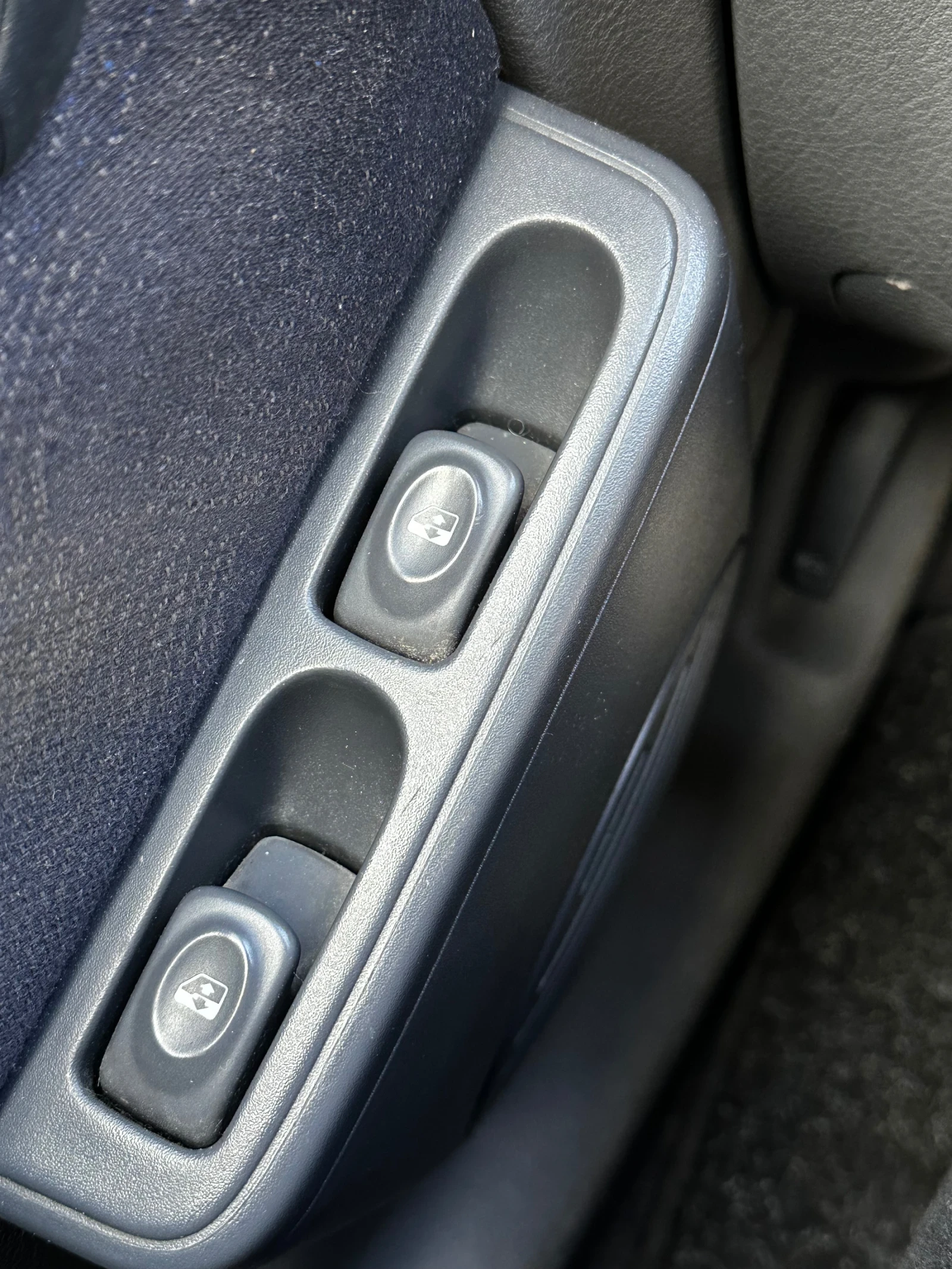 Renault Clio 1.2 Бензин, снимка 5 - Автомобили и джипове - 55411659