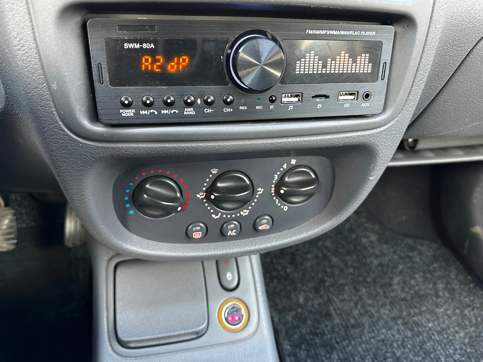 Renault Clio 1.2 Бензин, снимка 6 - Автомобили и джипове - 55411659