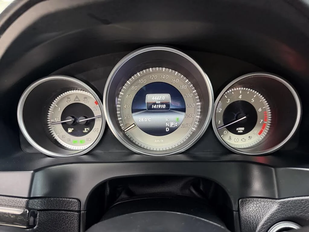 Mercedes-Benz E 400 FACE* 4MATIC* AMG* 360* H/K* ДИСТРО* МАСАЖ* ОБДУХ , снимка 7 - Автомобили и джипове - 55451501