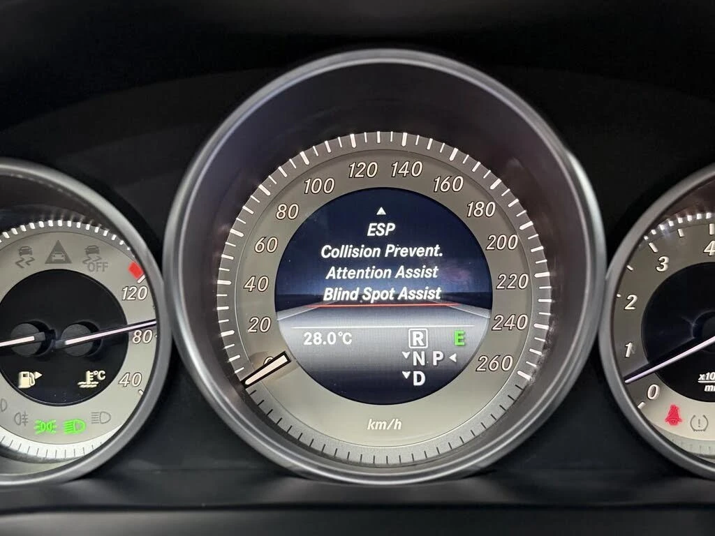 Mercedes-Benz E 400 FACE* 4MATIC* AMG* 360* H/K* ДИСТРО* МАСАЖ* ОБДУХ , снимка 9 - Автомобили и джипове - 55451501
