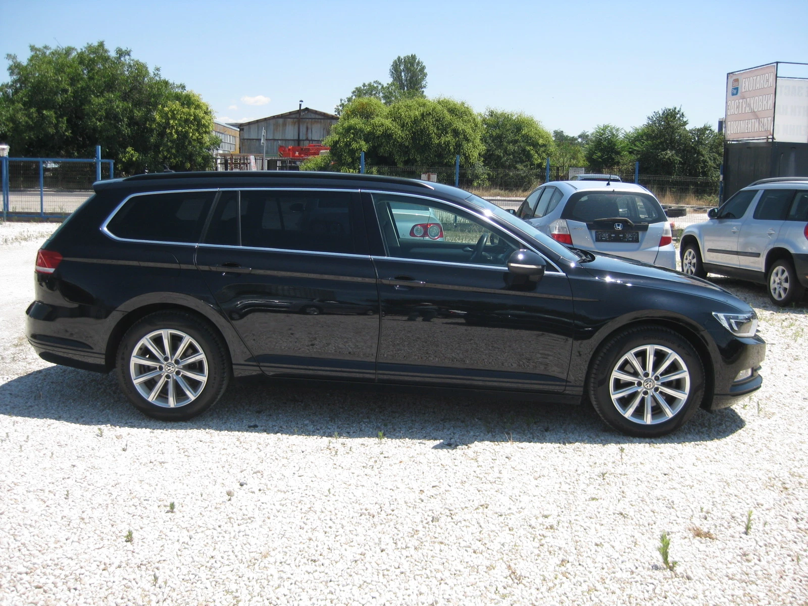 VW Passat 1.6 TDI Bluemotion, снимка 4 - Автомобили и джипове - 55468180