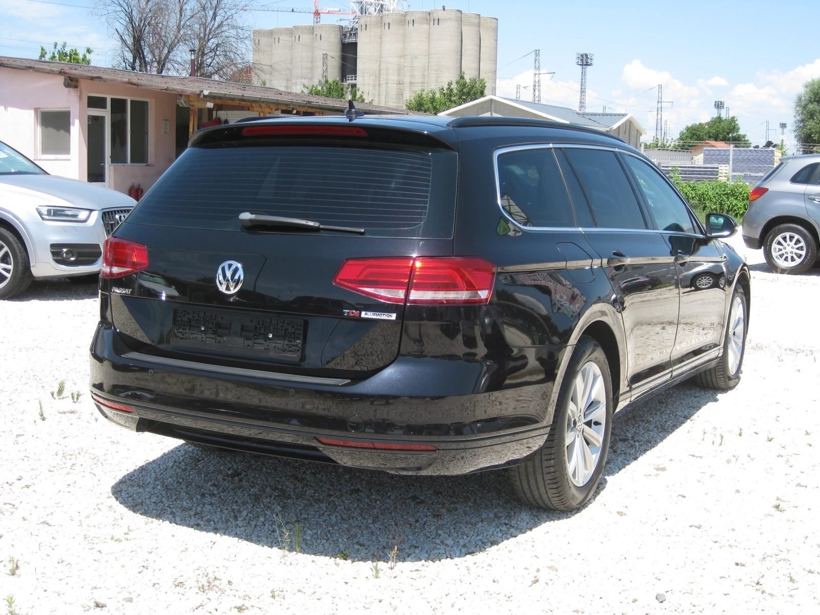 VW Passat 1.6 TDI Bluemotion, снимка 5 - Автомобили и джипове - 55468180