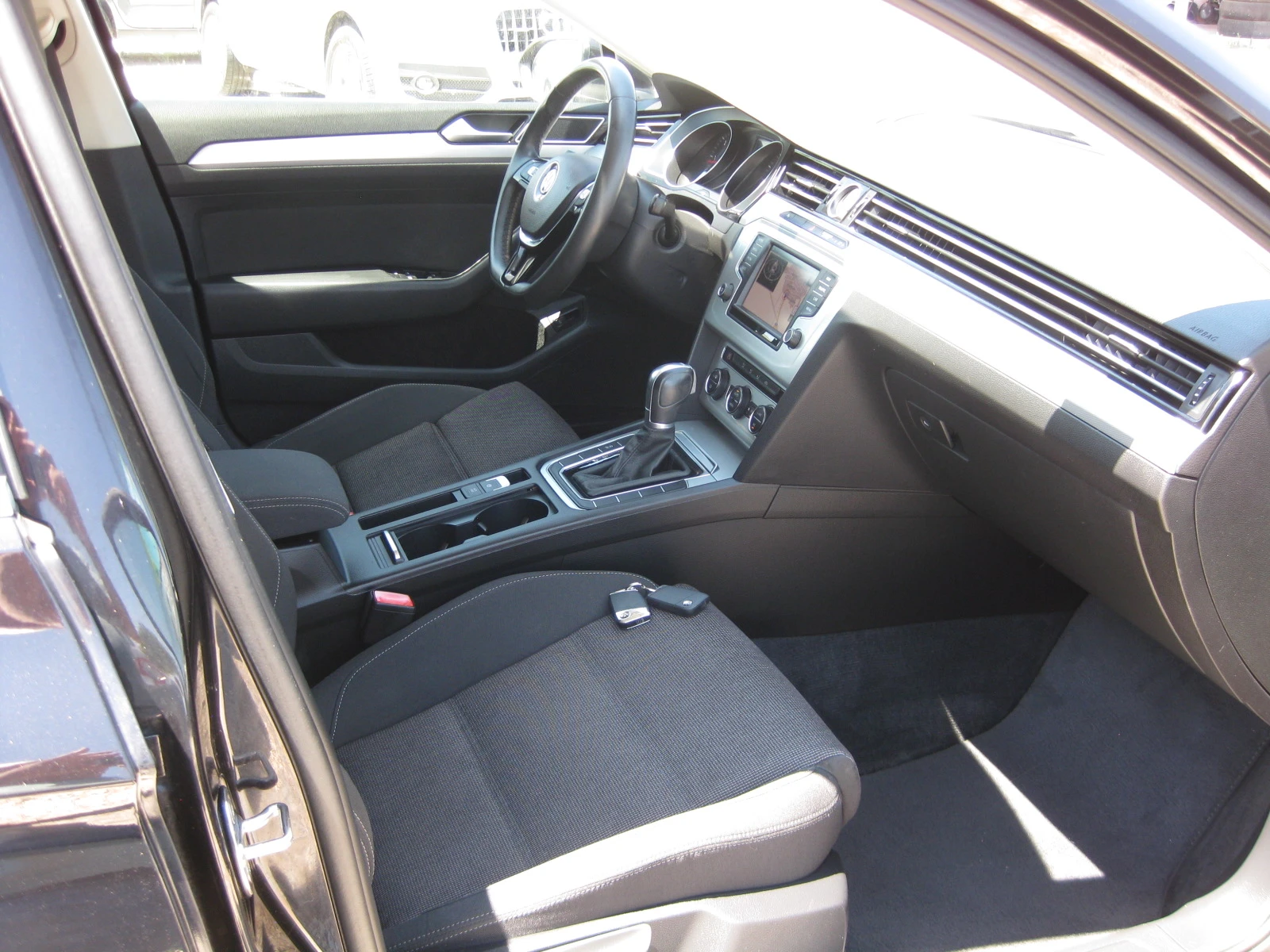 VW Passat 1.6 TDI Bluemotion, снимка 13 - Автомобили и джипове - 55468180