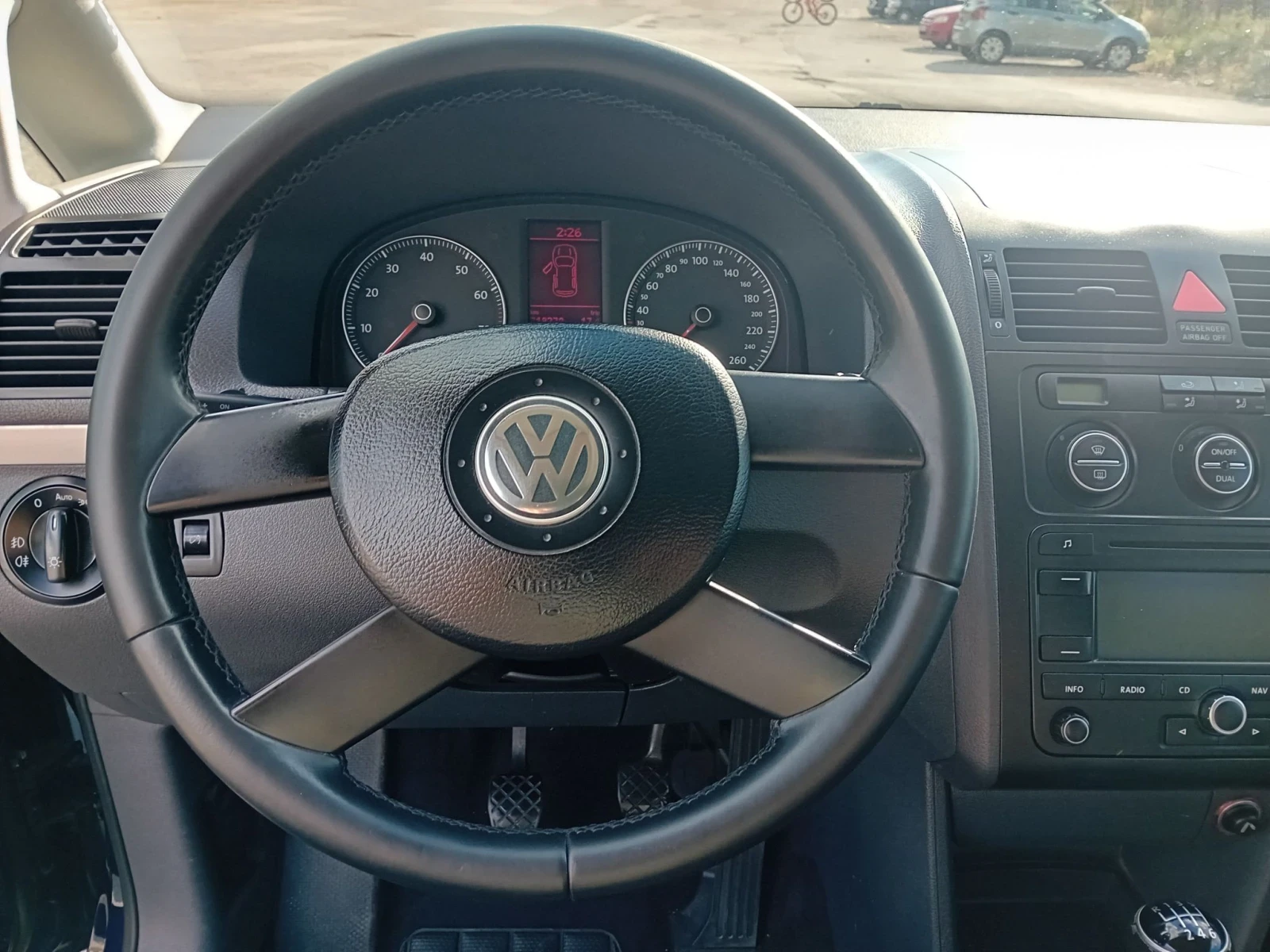 VW Touran, снимка 11 - Автомобили и джипове - 55604297