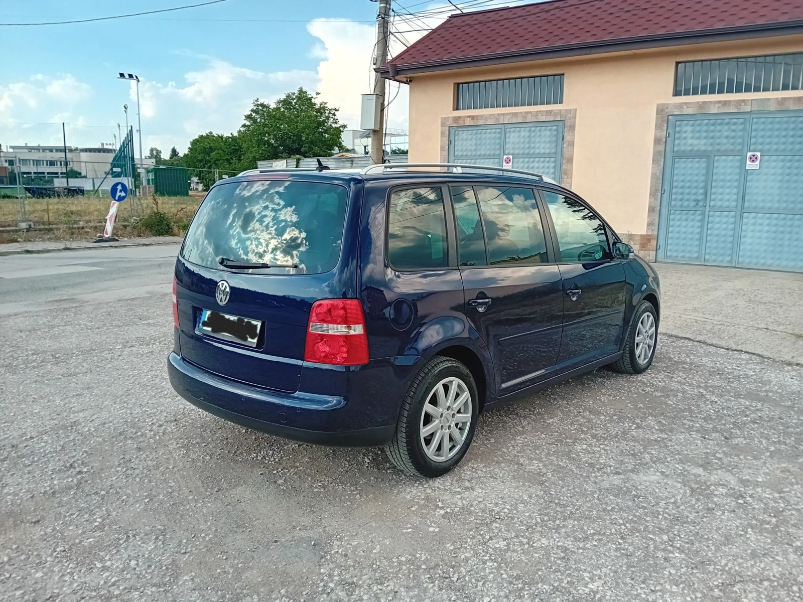 VW Touran, снимка 6 - Автомобили и джипове - 55604297