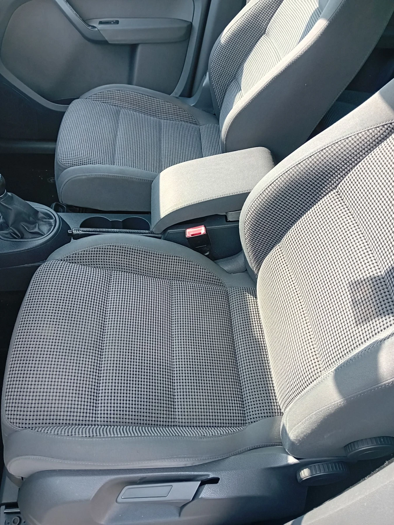 VW Touran, снимка 10 - Автомобили и джипове - 55604297