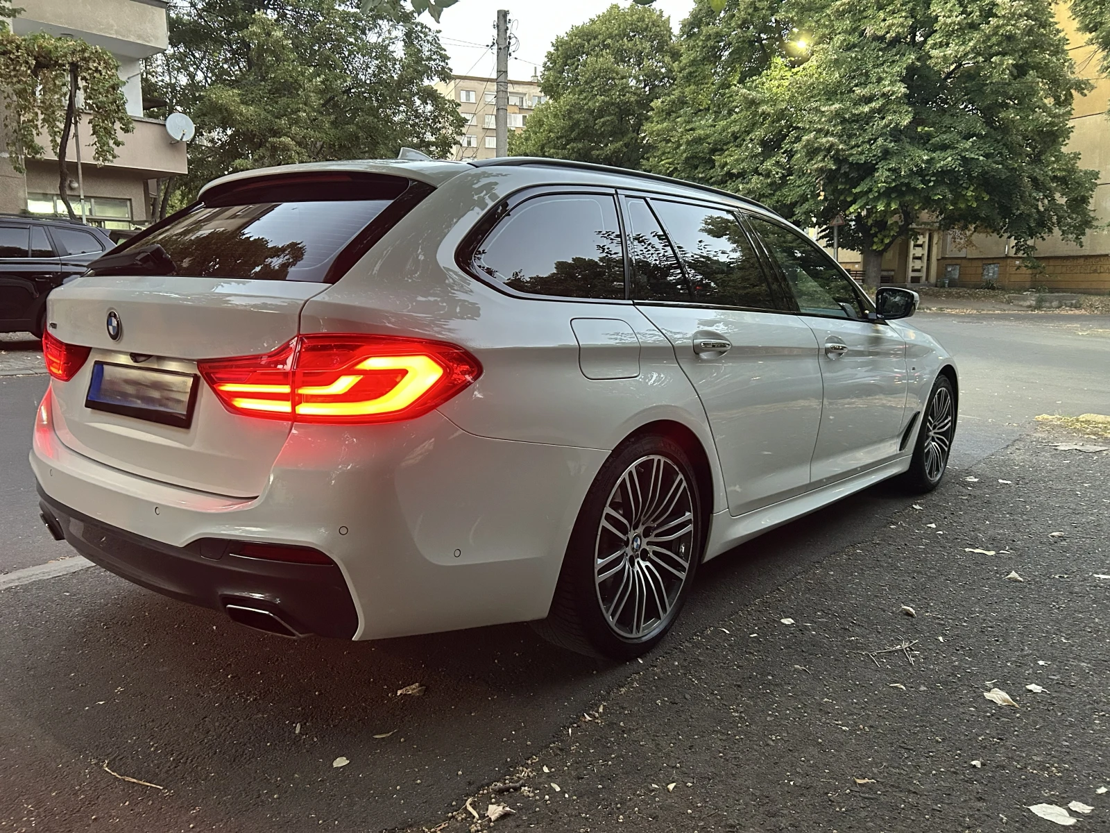 BMW 530 xDrive G31 M Sport, снимка 4 - Автомобили и джипове - 56012776