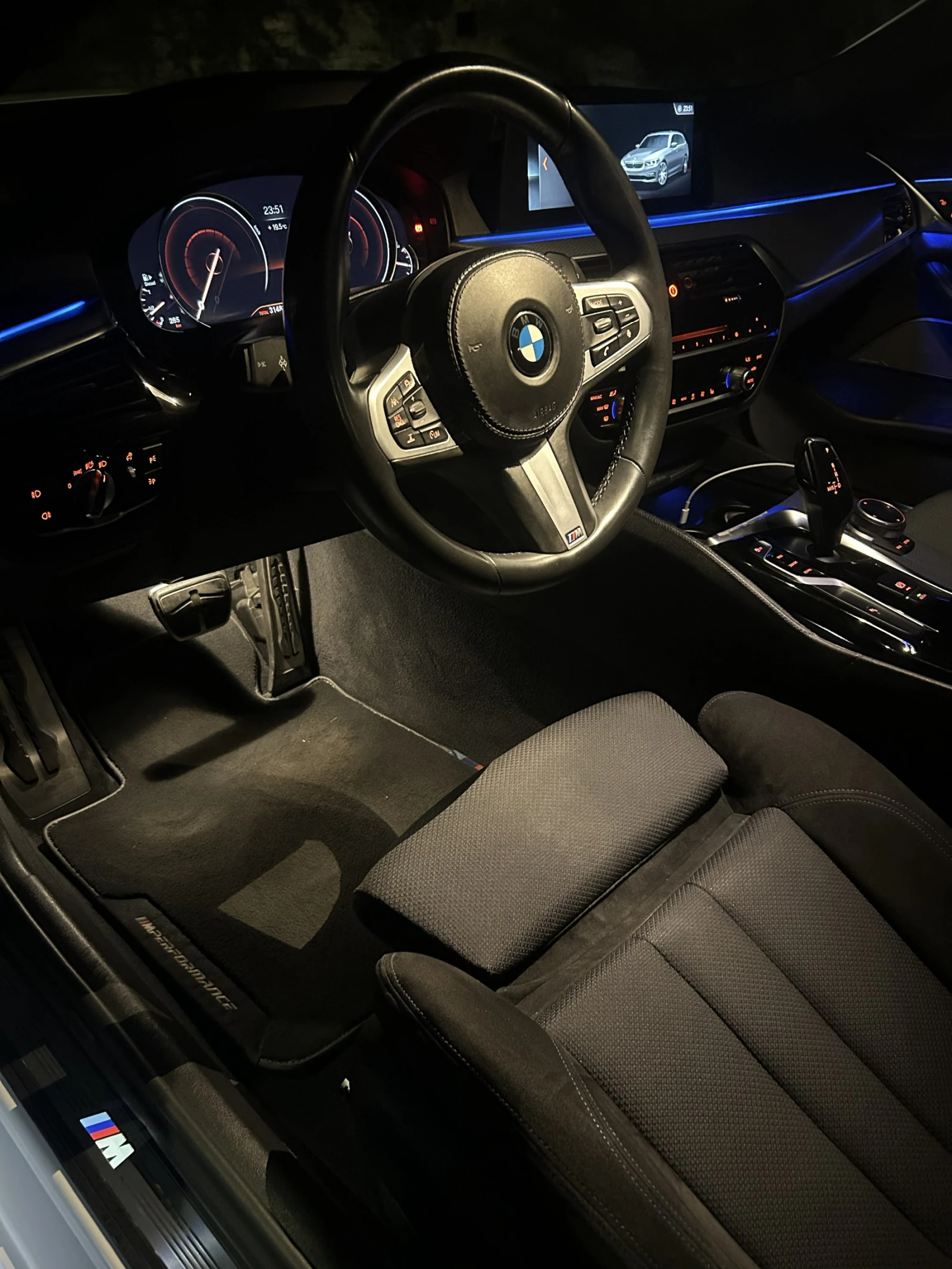 BMW 530 xDrive G31 M Sport, снимка 6 - Автомобили и джипове - 56012776