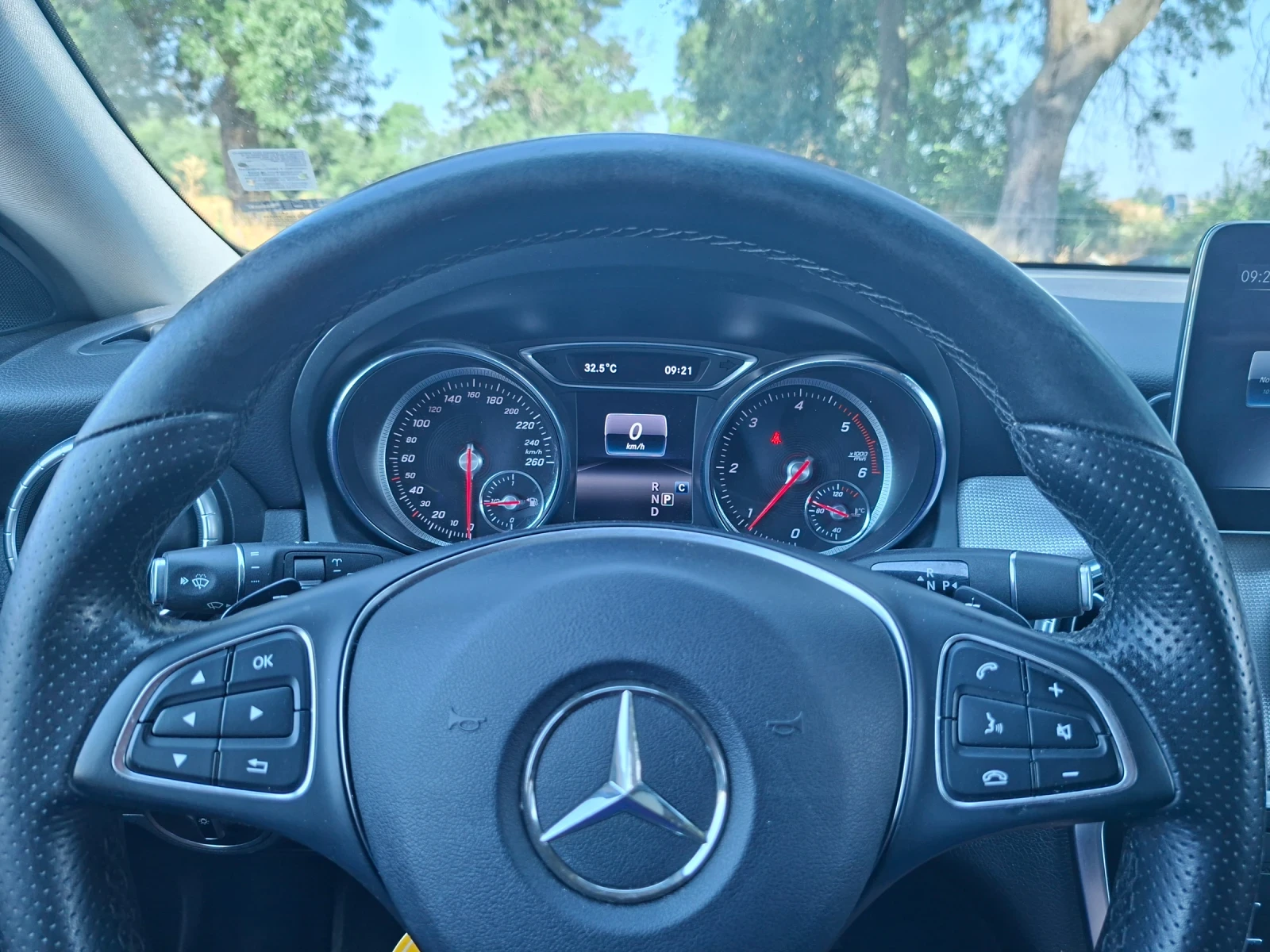 Mercedes-Benz CLA 200, снимка 16 - Автомобили и джипове - 56559469