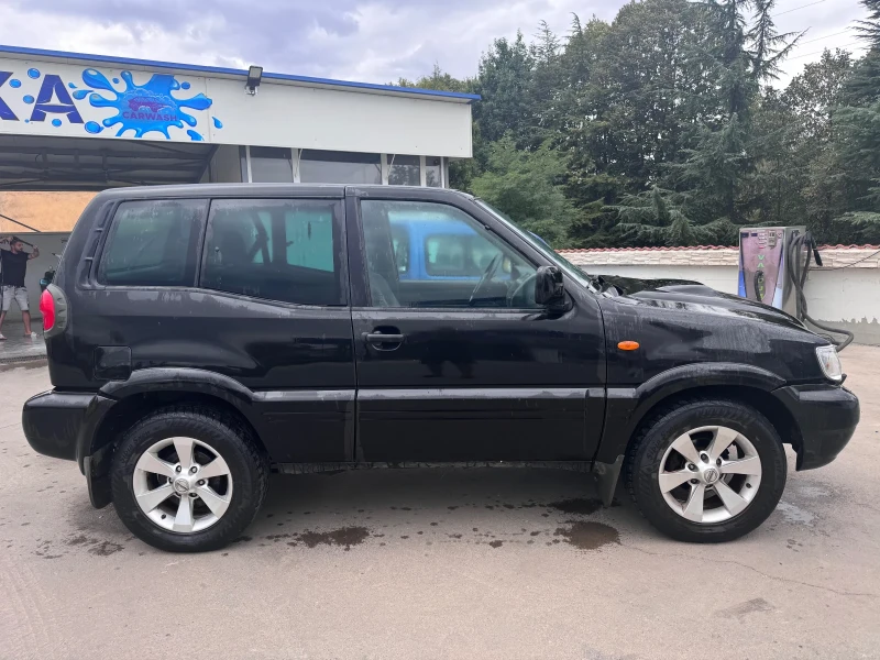 Nissan Terrano Hard top, снимка 4 - Автомобили и джипове - 47084655