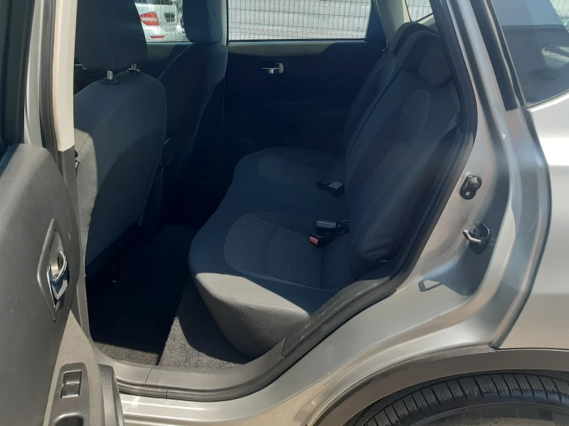 Nissan Qashqai КАТО НОВ, снимка 14 - Автомобили и джипове - 51128396
