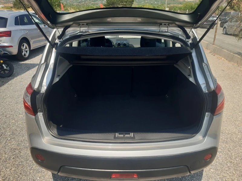 Nissan Qashqai КАТО НОВ, снимка 13 - Автомобили и джипове - 51128396