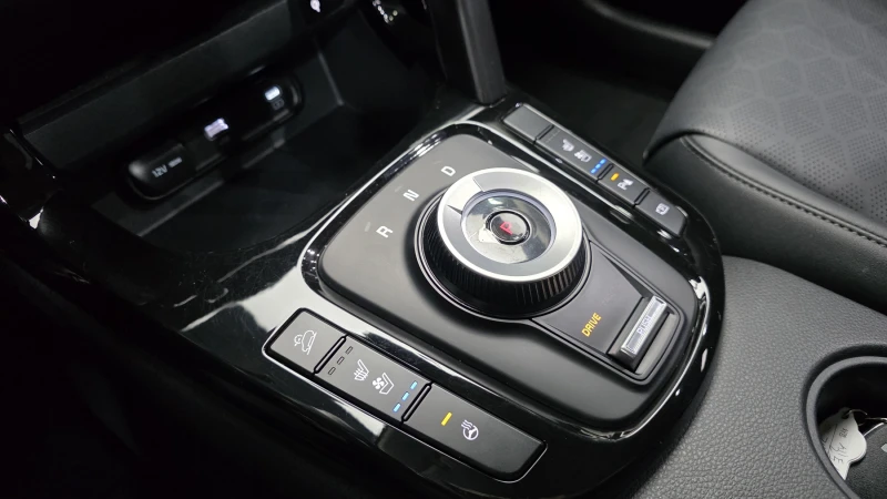 Kia Seltos 2.0 2WD PRESTIGE, снимка 8 - Автомобили и джипове - 53242517