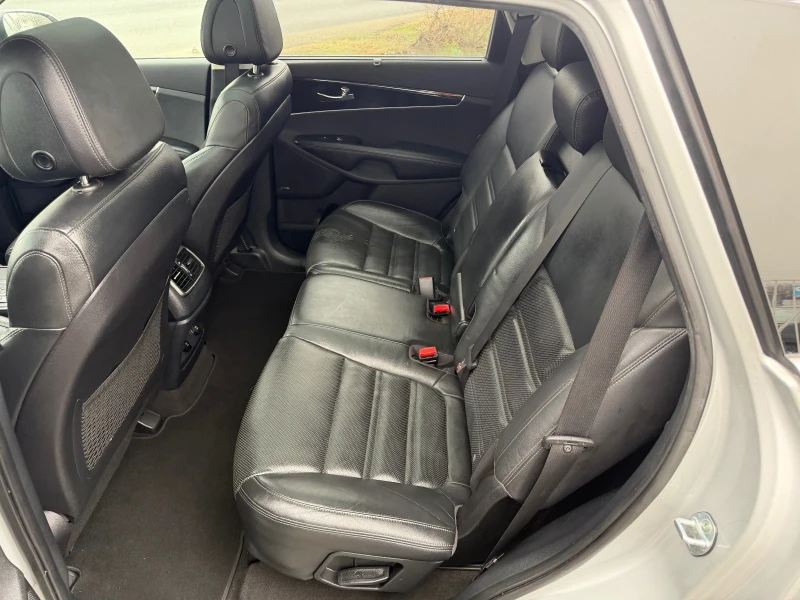 Kia Sorento GT LINE / 360КАМЕРА / ПАНОРАМА / ОБДУХВАНЕ / ЕВРО6, снимка 12 - Автомобили и джипове - 53386825