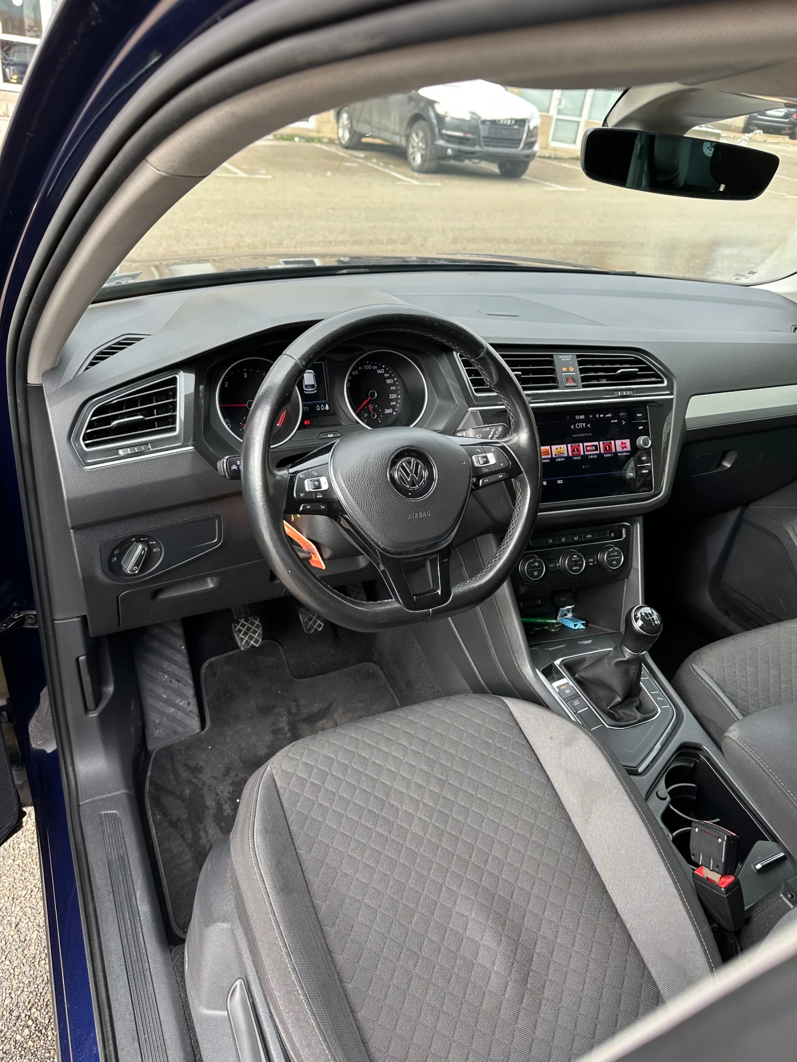 VW Tiguan, снимка 8 - Автомобили и джипове - 53760527