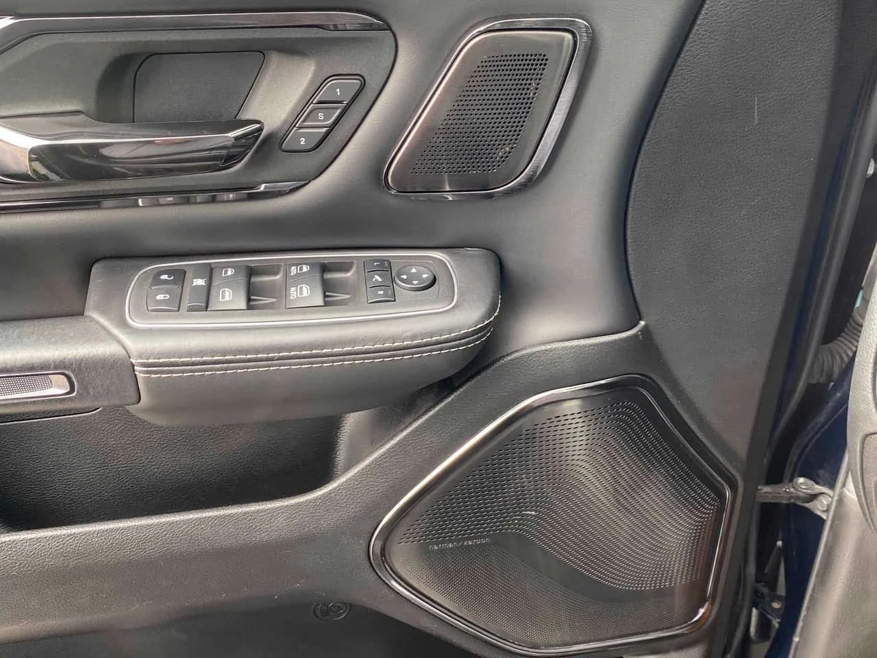 Dodge RAM 1500 * Limited * ДИЗЕЛ * ПРЕДСТАВИТЕЛСТВО * ПОДГРЕВИ, снимка 12 - Автомобили и джипове - 54021149