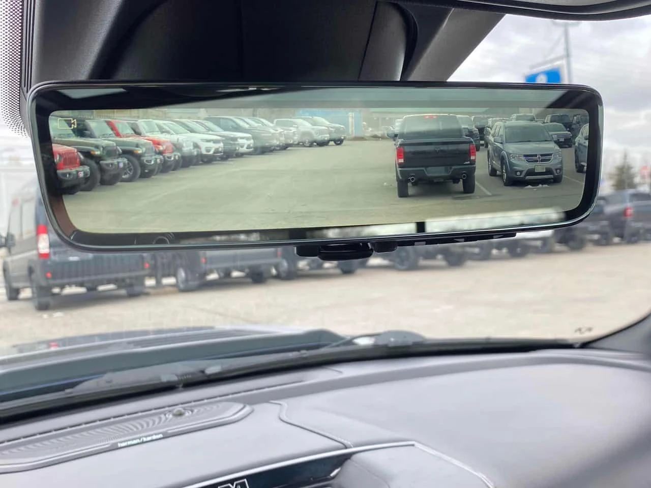 Dodge RAM 1500 * Limited * ДИЗЕЛ * ПРЕДСТАВИТЕЛСТВО * ПОДГРЕВИ, снимка 11 - Автомобили и джипове - 54021149