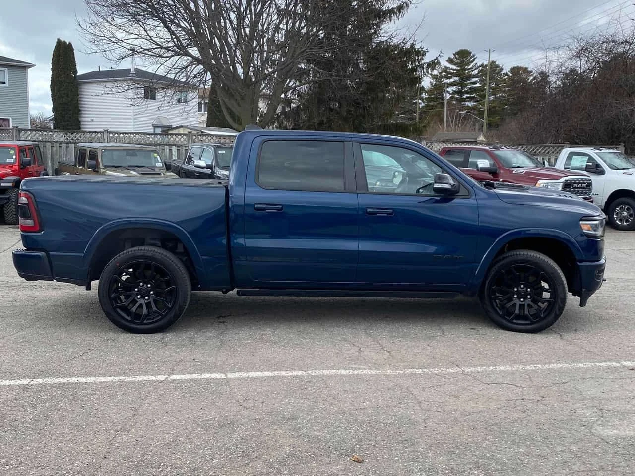 Dodge RAM 1500 * Limited * ДИЗЕЛ * ПРЕДСТАВИТЕЛСТВО * ПОДГРЕВИ, снимка 3 - Автомобили и джипове - 54021149