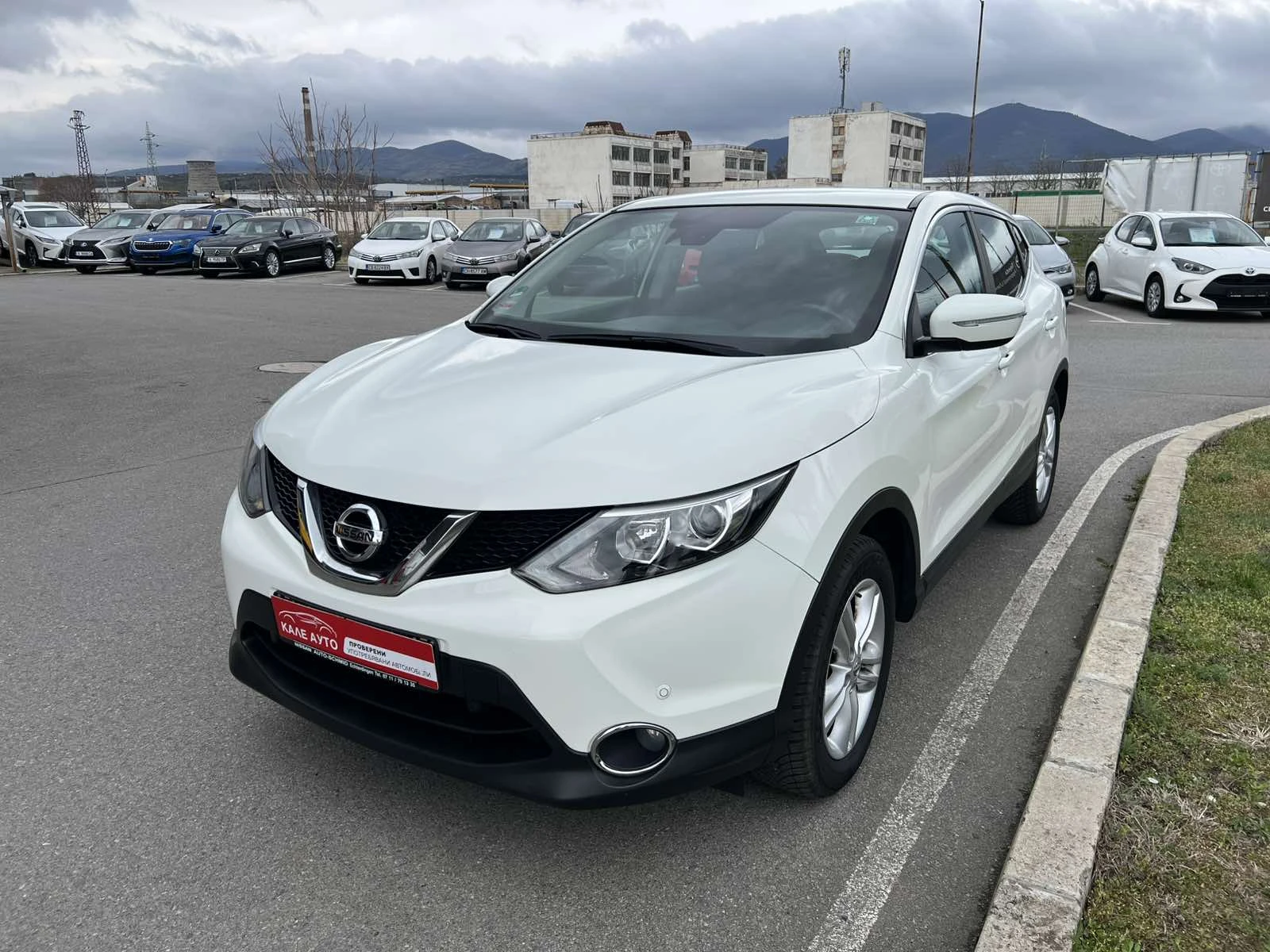 Nissan Qashqai 1.2 DiGT, снимка 7 - Автомобили и джипове - 54030521