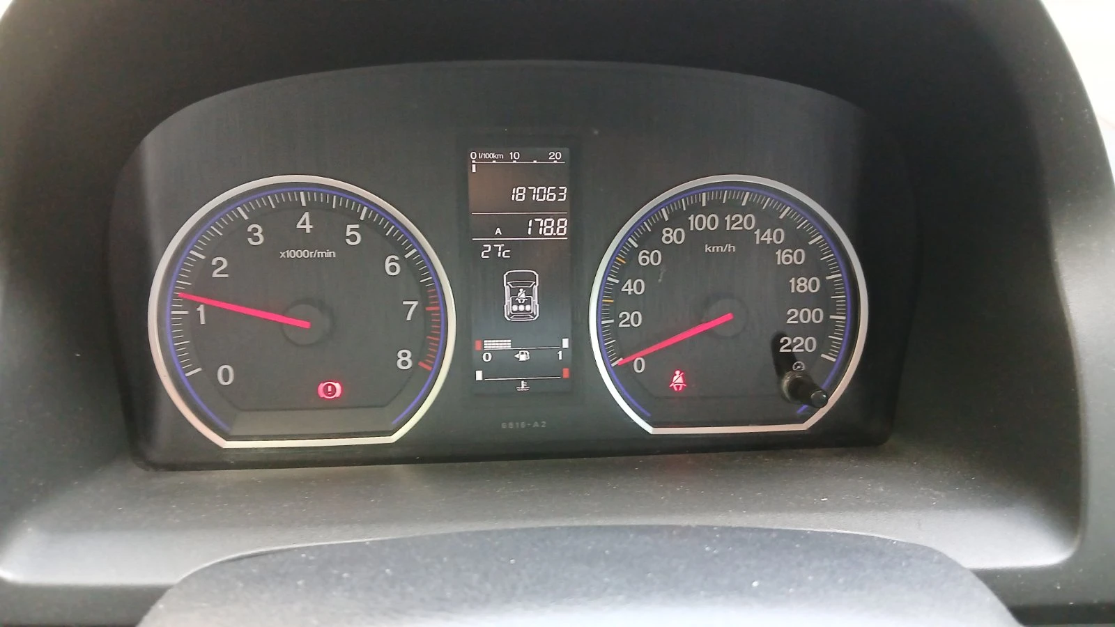Honda Cr-v, снимка 2 - Автомобили и джипове - 54682612