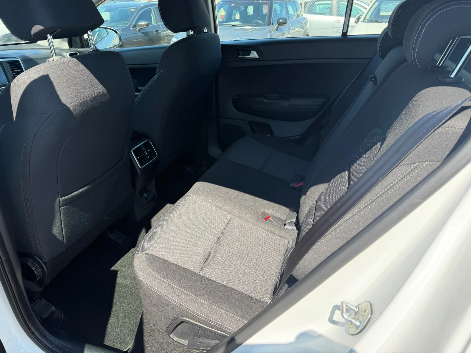 Kia Sportage 1.6 ШВЕЙЦАРИЯ AWD FACELIFT ЕВРО 6 модел 2019 год., снимка 7 - Автомобили и джипове - 54731498