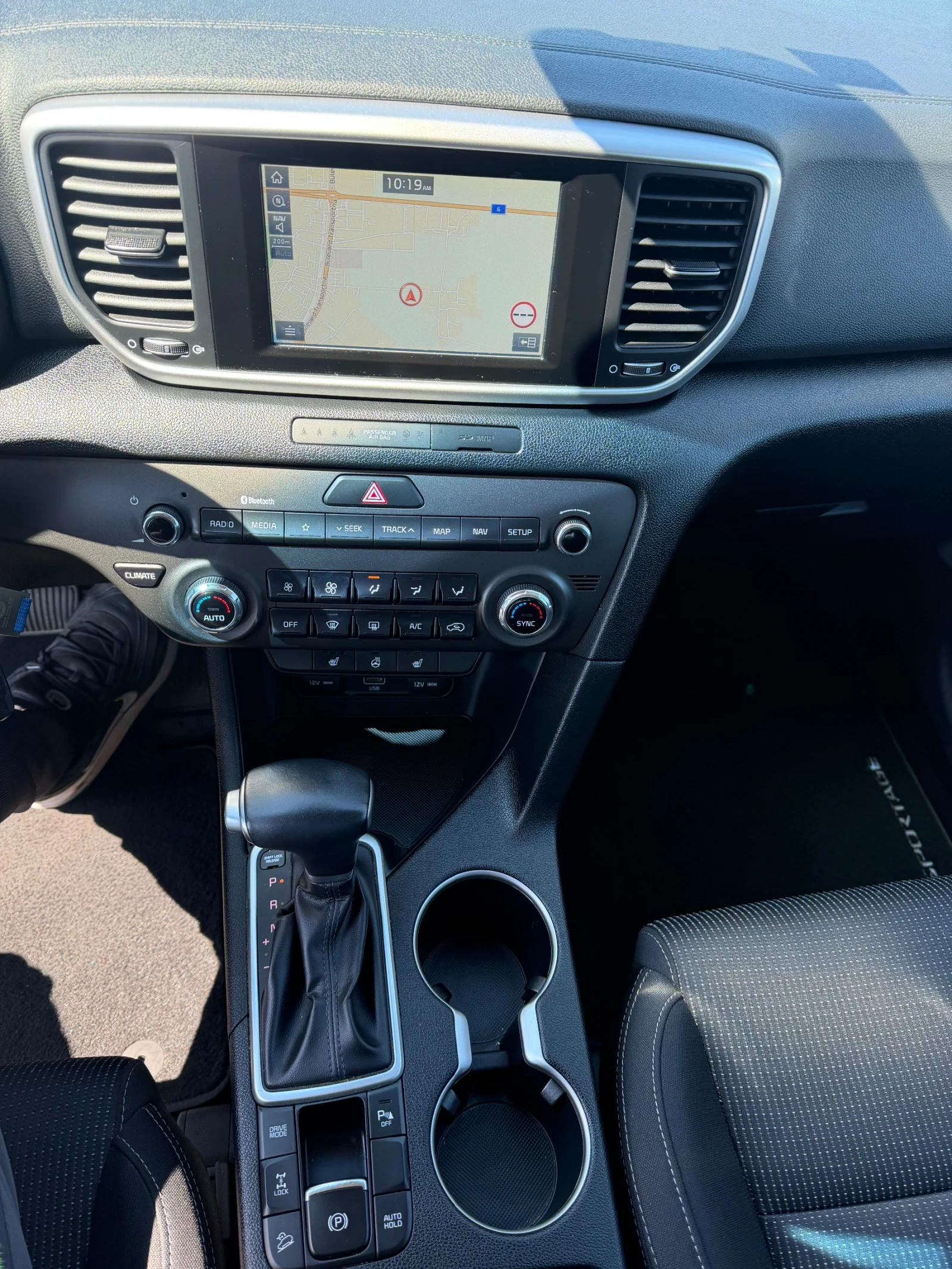 Kia Sportage 1.6 ШВЕЙЦАРИЯ AWD FACELIFT ЕВРО 6 модел 2019 год., снимка 11 - Автомобили и джипове - 54731498