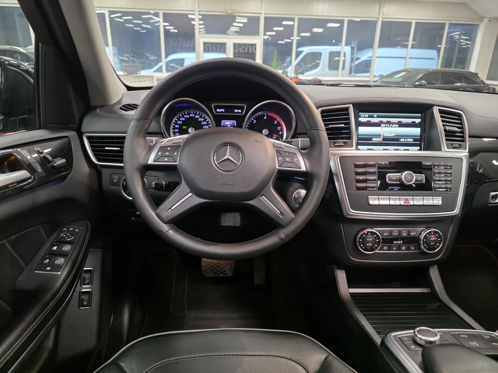 Mercedes-Benz GL 350 d | AMG Line | Първи собственик , снимка 8 - Автомобили и джипове - 55068727