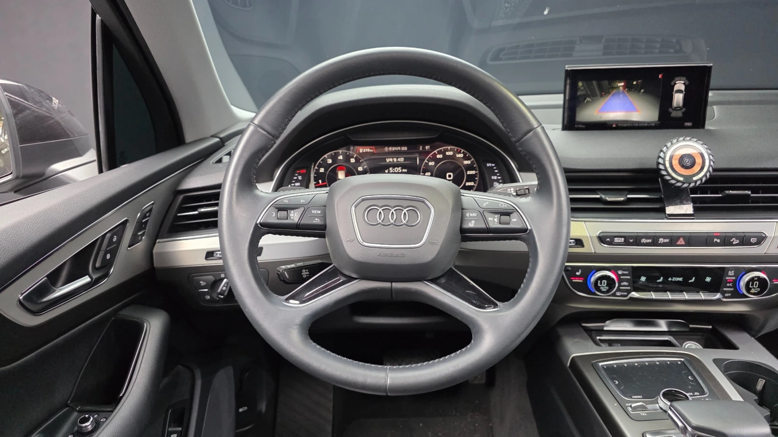 Audi Q7 45TFSI * ПОДГРЕВИ * ПАНО * КАМЕРА * 2 КЛЮЧА, снимка 12 - Автомобили и джипове - 55176310