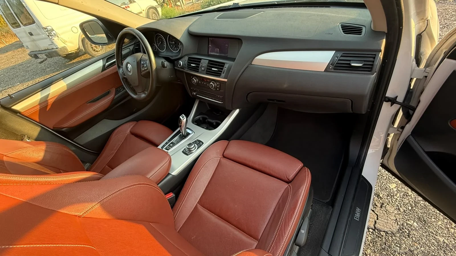 BMW X3 2.0D xDrive Като Нова!, снимка 9 - Автомобили и джипове - 55588254