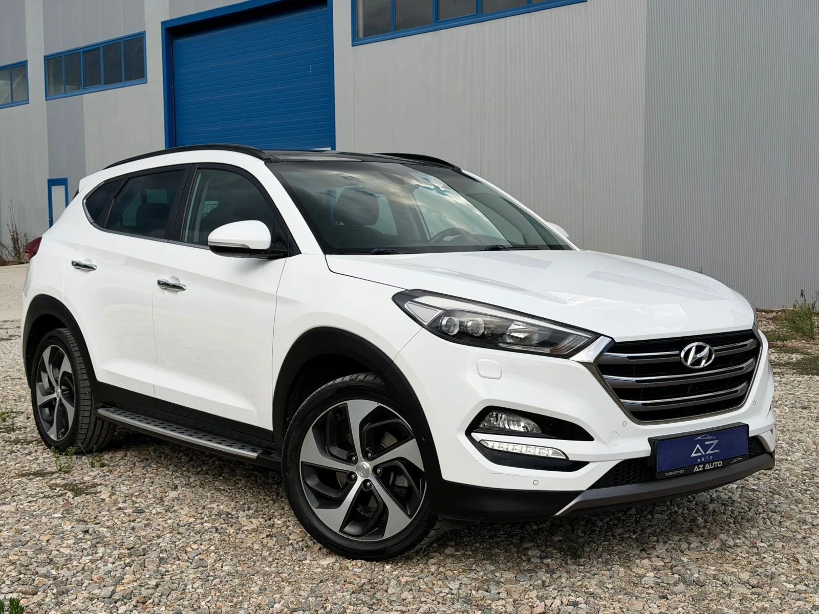 Hyundai Tucson 2.0 CRDi 4x4 Premium/ Всички екстри, снимка 3 - Автомобили и джипове - 55792834