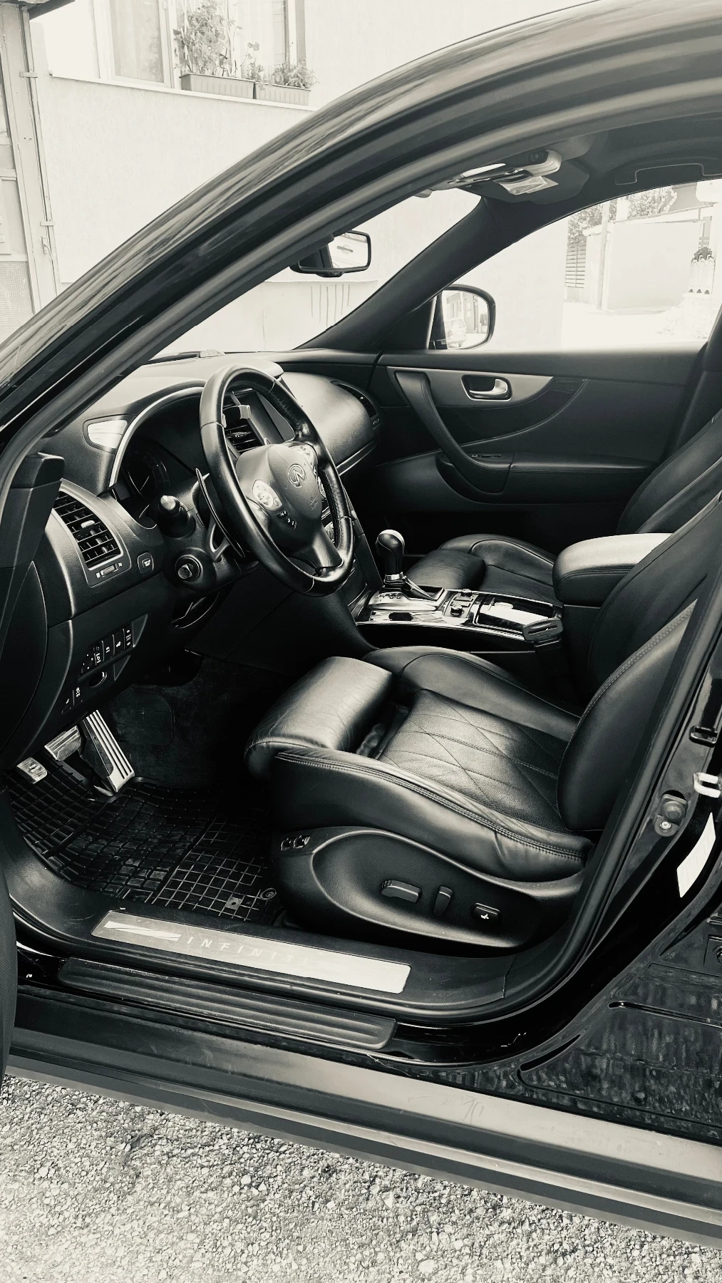 Infiniti QX70 s, снимка 10 - Автомобили и джипове - 55982297