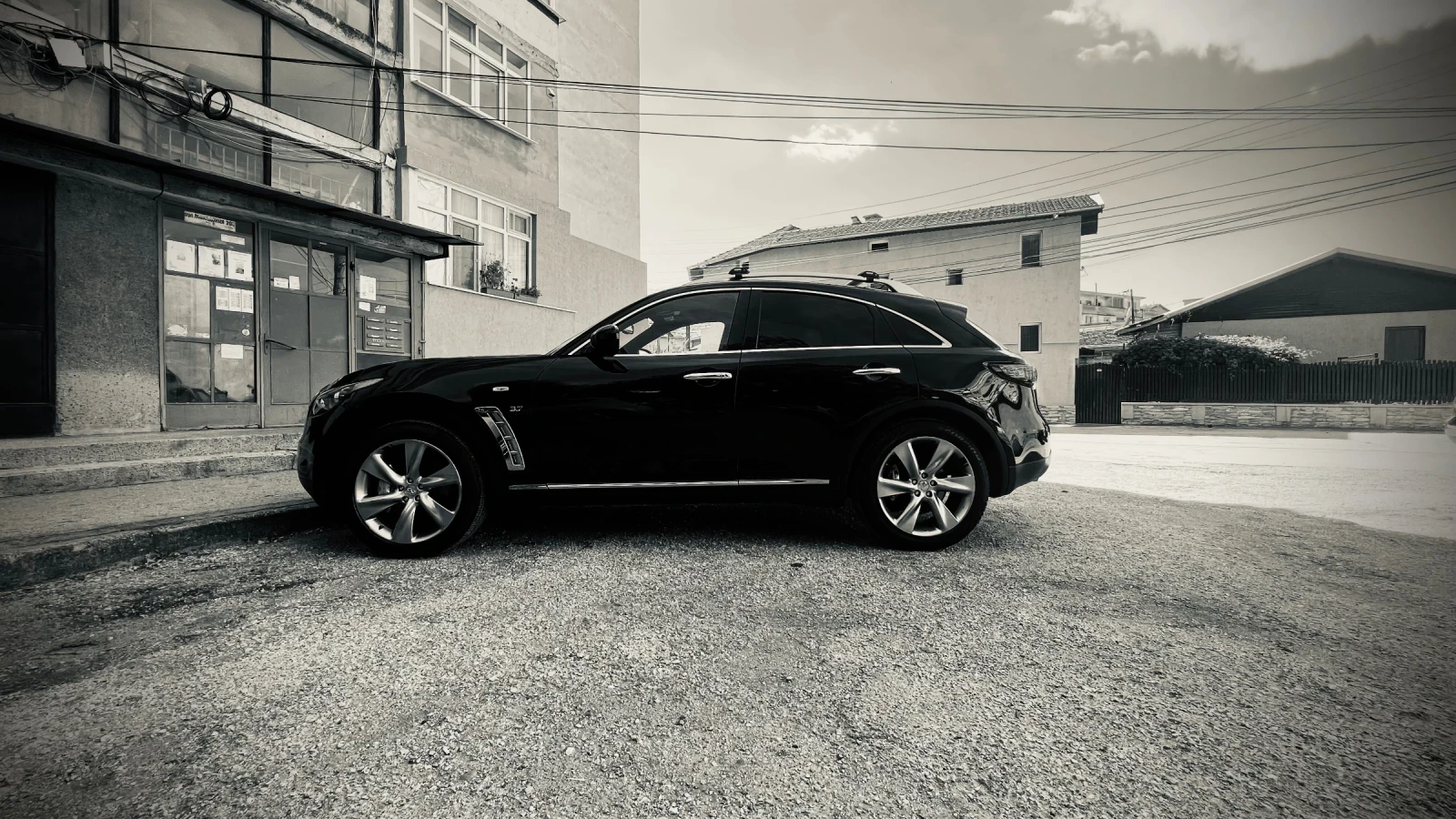 Infiniti QX70 s